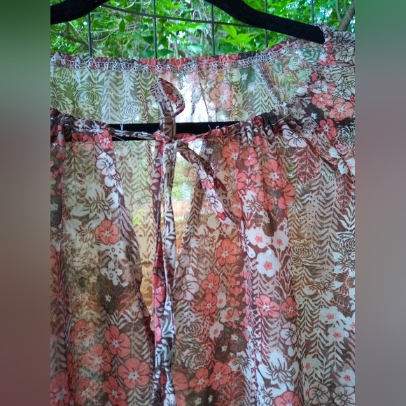 Flower Blouse - Picture 4 of 5